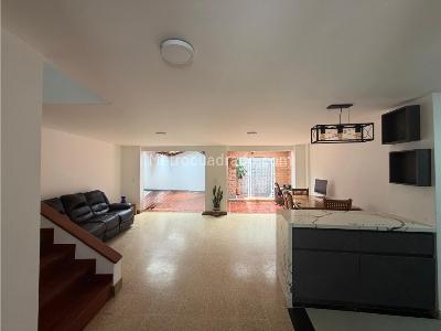 Casa de 4 alcobas en venta en Tranversal Intermedia, Envigado, 217 m² · foto 6 de 20