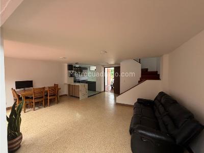 Casa de 4 alcobas en venta en Tranversal Intermedia, Envigado, 217 m² · foto 7 de 20