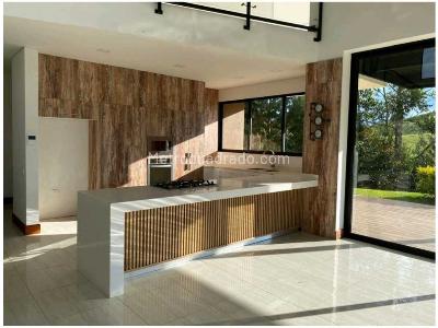 Casa de 3 alcobas en venta en Rionegro, Rionegro, 400 m² · foto 8 de 17