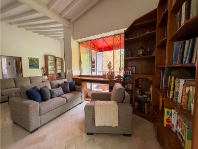 Apartamento en venta en El Poblado, Medellín · foto 2 de 19