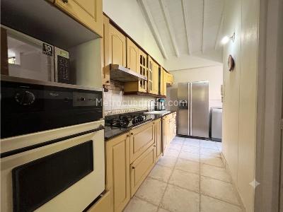 Apartamento en venta en El Poblado, Medellín · foto 5 de 19
