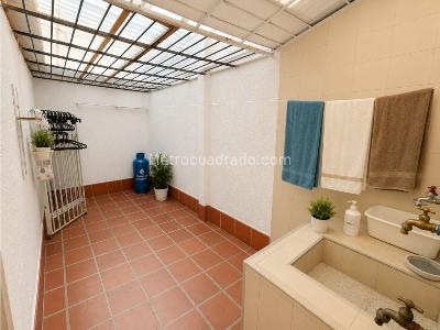 Casa de 4 alcobas en venta en Laureles Estadio, Medellín, 252 m² · foto 10 de 20