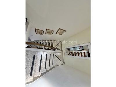 Casa de 4 alcobas en venta en Laureles Estadio, Medellín, 252 m² · foto 14 de 20