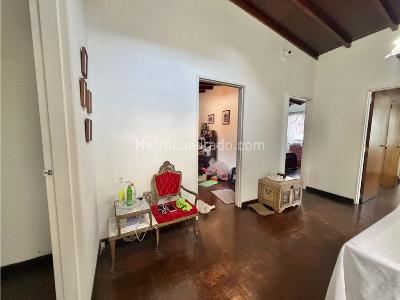 Casa de 4 alcobas en venta en Laureles Estadio, Medellín, 252 m² · foto 15 de 20