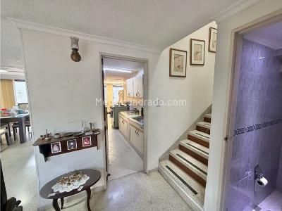 Casa de 4 alcobas en venta en Laureles Estadio, Medellín, 252 m² · foto 4 de 20