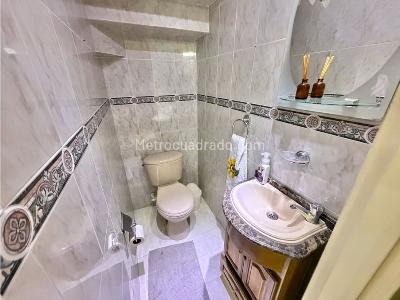 Casa de 4 alcobas en venta en Laureles Estadio, Medellín, 252 m² · foto 5 de 20