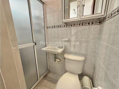 Casa de 4 alcobas en venta en Laureles Estadio, Medellín, 252 m² · foto 9 de 20