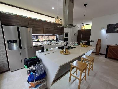 Casa de 5 alcobas en venta en Loma Del Escobero, Envigado, 780 m² · foto 15 de 20