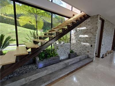 Casa de 5 alcobas en venta en Loma Del Escobero, Envigado, 780 m² · foto 17 de 20