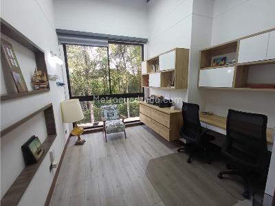 Casa de 5 alcobas en venta en Loma Del Escobero, Envigado, 780 m² · foto 19 de 20