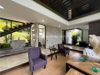 Casa de 5 alcobas en venta en Loma Del Escobero, Envigado, 780 m² · foto 3 de 20