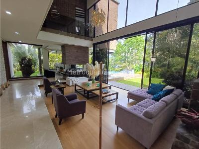 Casa de 5 alcobas en venta en Loma Del Escobero, Envigado, 780 m² · foto 4 de 20