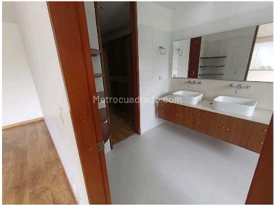 Casa de 4 alcobas en venta en Llanogrande, Rionegro, 363 m² · foto 19 de 20