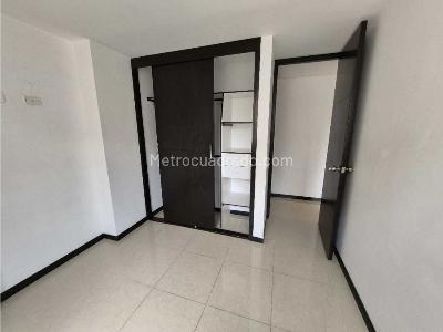 Apartamento de 3 alcobas en venta en Las Lomitas, Sabaneta, 84 m² · foto 10 de 16