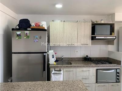 Apartamento de 2 alcobas en venta en Las Lomitas, Sabaneta, 68 m² · foto 7 de 15