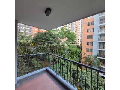 Apartamento de 4 alcobas en venta en Calle Nueva, Sabaneta, 84 m² · foto 2 de 18