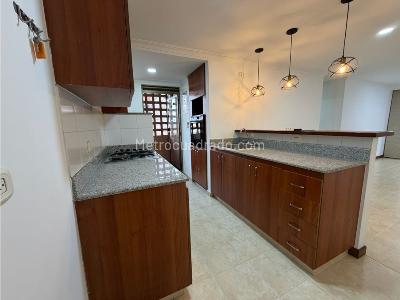 Apartamento de 4 alcobas en venta en Calle Nueva, Sabaneta, 84 m² · foto 4 de 18