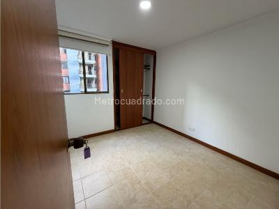 Apartamento de 4 alcobas en venta en Calle Nueva, Sabaneta, 84 m² · foto 10 de 18
