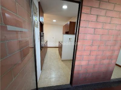 Apartamento de 4 alcobas en venta en Calle Nueva, Sabaneta, 84 m² · foto 13 de 18