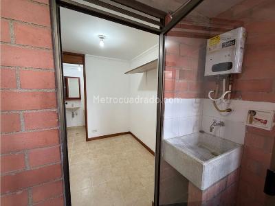 Apartamento de 4 alcobas en venta en Calle Nueva, Sabaneta, 84 m² · foto 14 de 18