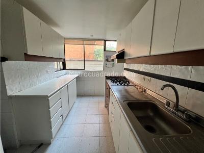 Apartamento de 3 alcobas en venta en El Poblado, Medellín, 190 m² · foto 8 de 16