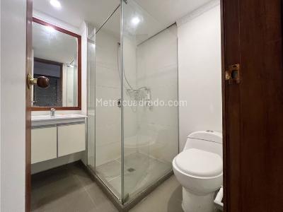 Apartamento de 3 alcobas en venta en El Poblado, Medellín, 190 m² · foto 10 de 16