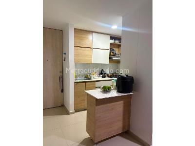 Apartamento de 3 alcobas en venta en Parque, Sabaneta, 75 m² · foto 2 de 15