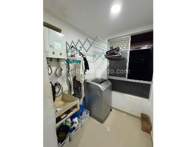 Apartamento de 3 alcobas en venta en Parque, Sabaneta, 75 m² · foto 13 de 15