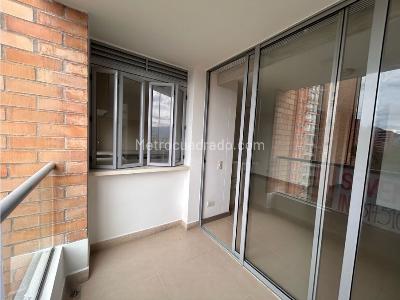 Apartamento en venta en Loma De Las Brujas, Envigado · foto 3 de 16