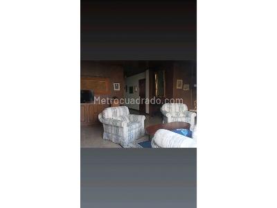 Apartamento de 3 alcobas en venta en Los Colores, Medellín, 194 m² · foto 3 de 20