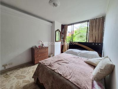 Apartamento de 4 alcobas en venta en Laureles, Medellín, 135 m² · foto 6 de 14