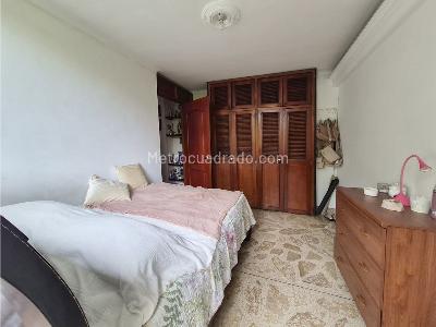 Apartamento de 4 alcobas en venta en Laureles, Medellín, 135 m² · foto 7 de 14