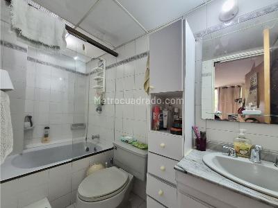 Apartamento de 4 alcobas en venta en Laureles, Medellín, 135 m² · foto 10 de 14