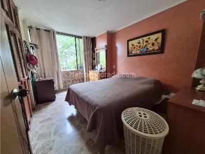Apartamento de 4 alcobas en venta en Laureles, Medellín, 135 m² · foto 11 de 14