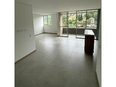 Apartamento de 2 alcobas en venta en San Jose, Sabaneta, 74 m² · foto 2 de 20