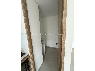 Apartamento de 2 alcobas en venta en San Jose, Sabaneta, 74 m² · foto 6 de 20