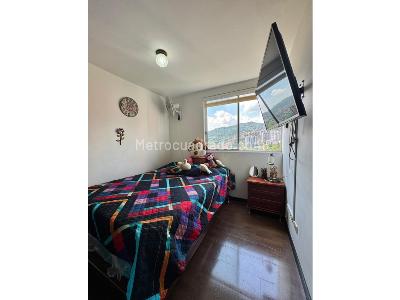 Apartamento de 3 alcobas en venta en Loma De Los Bernal, Medellín, 77 m² · foto 13 de 13
