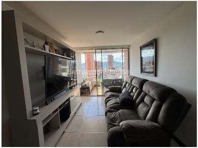 Apartamento de 3 alcobas en venta en San Jose, Sabaneta, 84 m² · foto 3 de 17