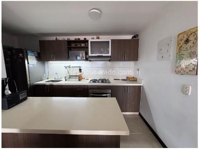 Apartamento de 3 alcobas en venta en San Jose, Sabaneta, 84 m² · foto 6 de 17