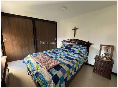 Apartamento de 3 alcobas en venta en San Jose, Sabaneta, 84 m² · foto 9 de 17