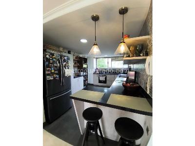 Apartamento de 3 alcobas en venta en Castropol, Medellín, 150 m² · foto 4 de 19
