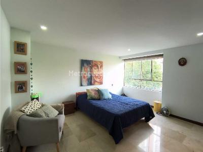 Apartamento de 3 alcobas en venta en Castropol, Medellín, 150 m² · foto 12 de 19