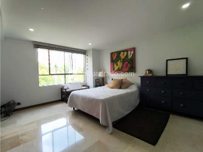 Apartamento de 3 alcobas en venta en Castropol, Medellín, 150 m² · foto 16 de 19