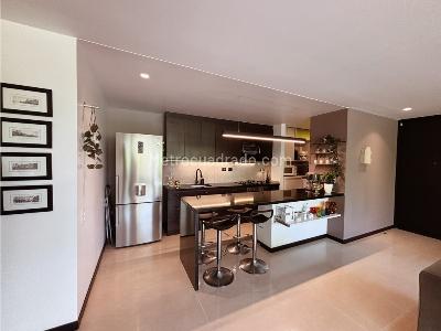Apartamento de 2 alcobas en venta en Altos Del Poblado, Medellín, 104 m² · foto 5 de 20