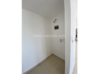 Apartamento de 3 alcobas en venta en Las Lomitas, Sabaneta, 81 m² · foto 3 de 15