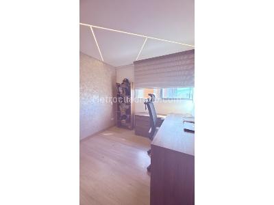 Apartamento de 3 alcobas en venta en Loma De San Jose, Sabaneta, 87 m² · foto 12 de 18