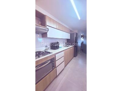 Apartamento de 3 alcobas en venta en Loma De San Jose, Sabaneta, 87 m² · foto 2 de 18