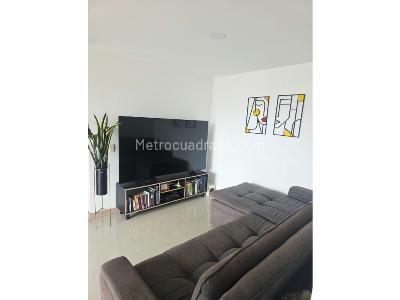 Apartamento de 3 alcobas en venta en Tres Esquinas, Sabaneta, 72 m² · foto 2 de 10