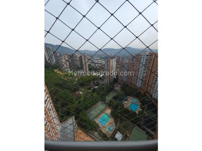Apartamento de 3 alcobas en venta en Tres Esquinas, Sabaneta, 72 m² · foto 3 de 10