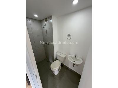Apartamento de 3 alcobas en venta en Madera, Bello, 54 m² · foto 2 de 15